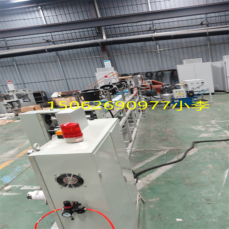 车灯丁基密封条挤出机100单螺杆挤出机产能100-150公斤每小时，6个孔八个直径，收卷
