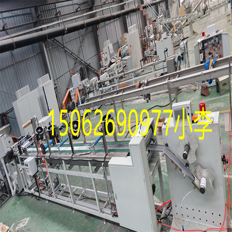 微信图片_20250929093352车灯丁基密封条挤出机100单螺杆挤出机产能100-150公斤每小时，6个孔八个直径，收卷