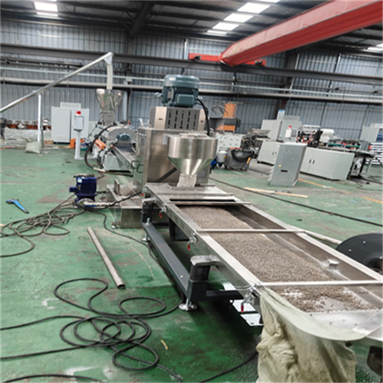 微信图片_20250607111821双螺杆水环PE紫外光辐照交联电缆料造粒机产能1.2吨图片