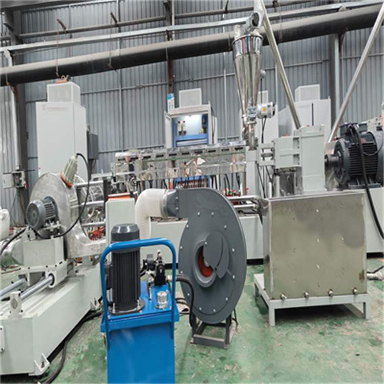 微信图片_2025092314351165D150双阶热切机组物料PVC电缆料产量24小时16吨，也客户做PE85碳酸钙母粒产量是每小时1吨