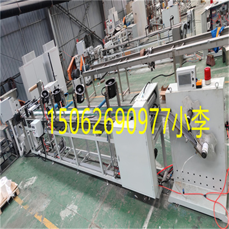 微信图片_20250929093431车灯丁基密封条挤出机100单螺杆挤出机产能100-150公斤每小时，6个孔八个直径，收卷