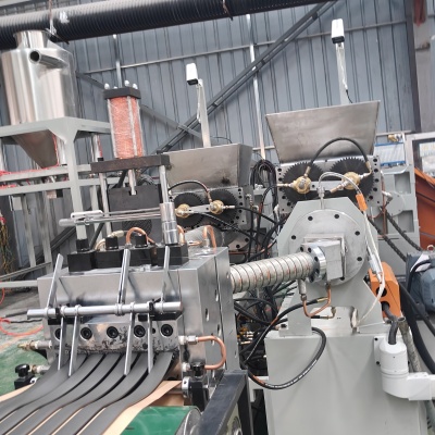 120150共挤丁基胶带挤出机7条01