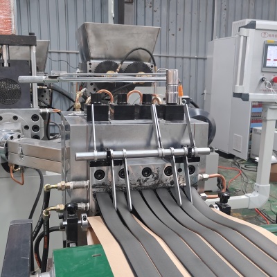 120150共挤丁基胶带挤出机33